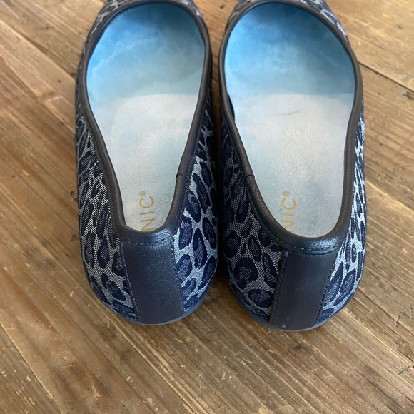 Vionic Blue Leopard Print Flats 10 - Picture 8 of 12